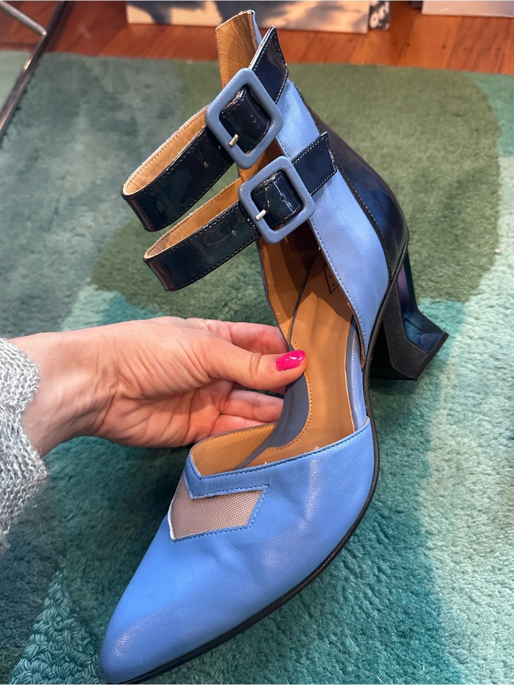 Fluevog LIKE NEW Modern Living Slant blue/patent 2-strap buckle heel-9.5 (fit 9) - Picture 10 of 15